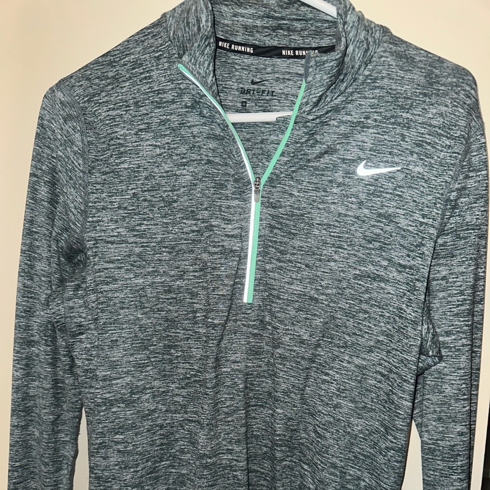 Nike Activewear Pullover Dri fit